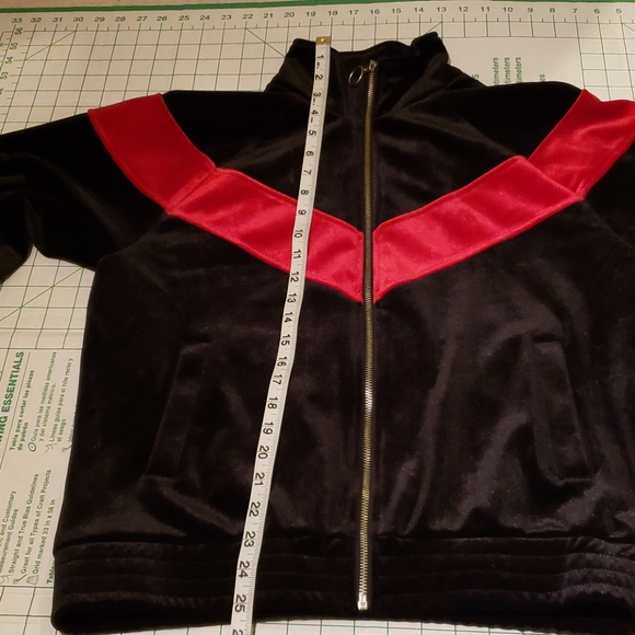 FOREVER 21 Crushed velvet zip up size med - Picture 10 of 13